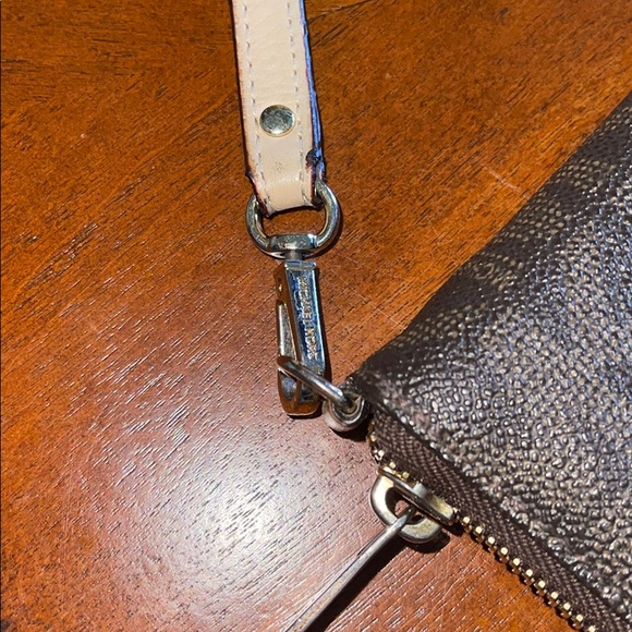 Michael Kors Wallet wristlet - Picture 6 of 9